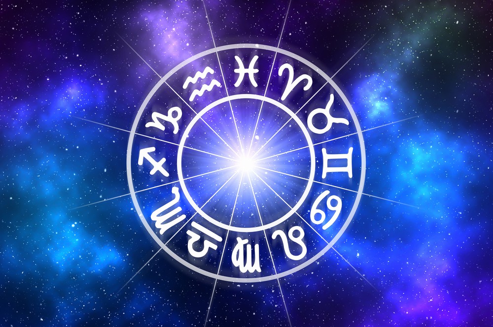 Astrologie: Foto: © andrianocz / shutterstock / #756180223